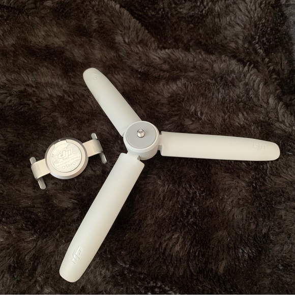 DJI OM 4 - Handheld 3-Axis Smartphone Gimbal Stabilizer - Picture 8 of 16